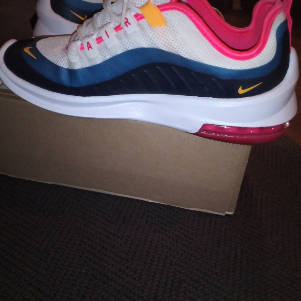 Women sneakers